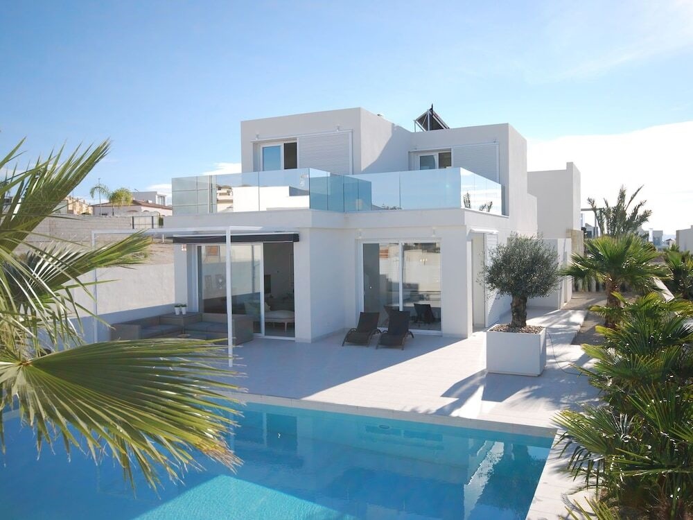 Luxury Villa in San Fulgencio With Private Pool