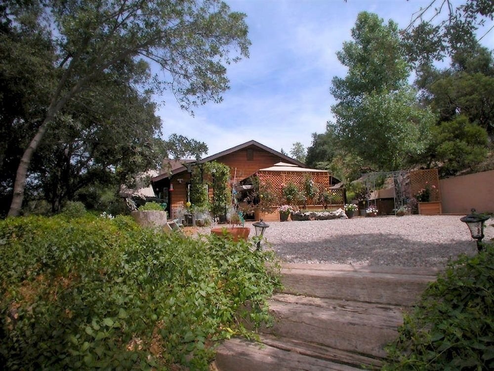 Wikiup Bed & Breakfast Inn