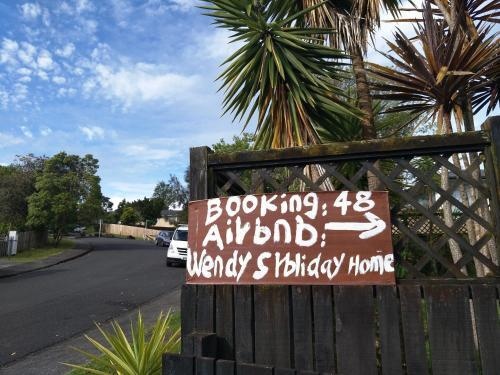 Wendy's Holiday Home