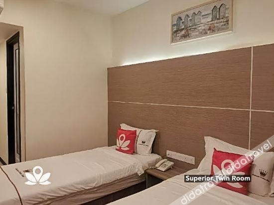 Ambassador Residence by ZEN Rooms