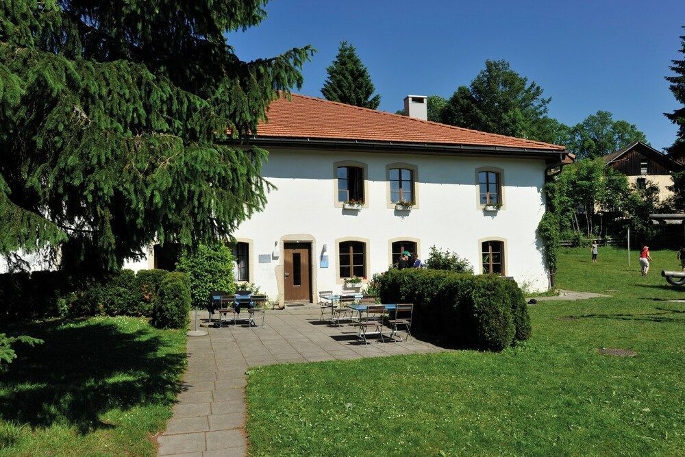 Le Bémont Youth Hostel