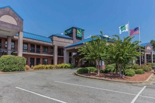 Quality Inn Calera I-65 exit 231