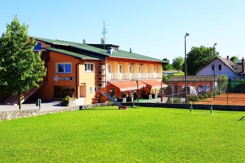 Bed And Breakfast Restaurant Dp