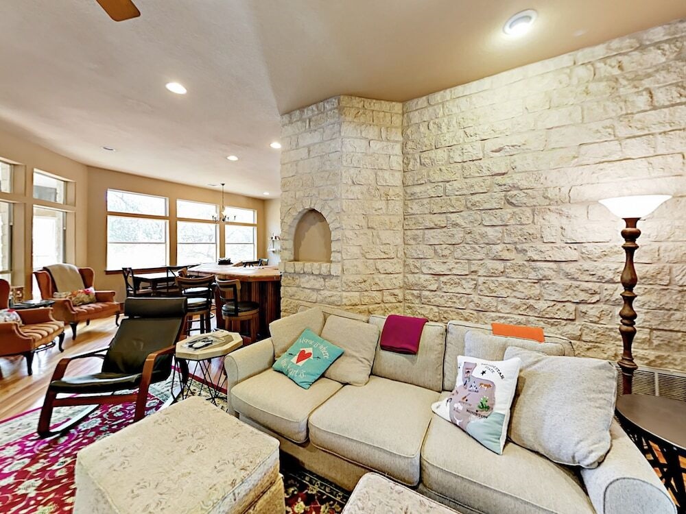 20001 Hamilton Pool Road Home 6 Bedrooms 3 Bathrooms Home