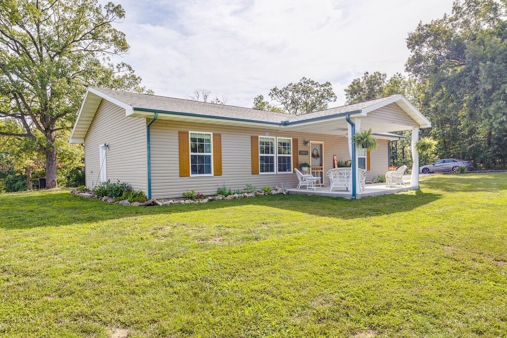 Charming Gravois Mills Escape W/ Private Backyard!