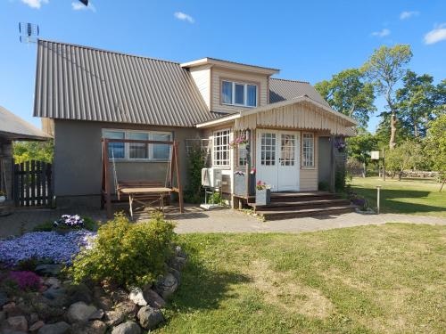 Adu- Jaani Kodumajutus