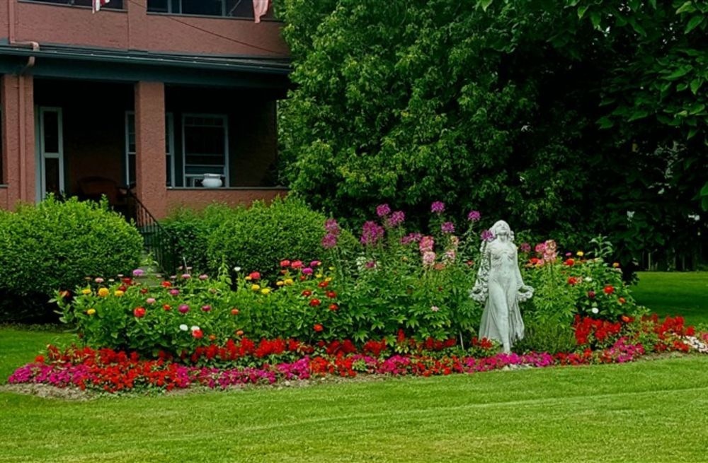 1922 Starkey House Bed & Breakfast Inn