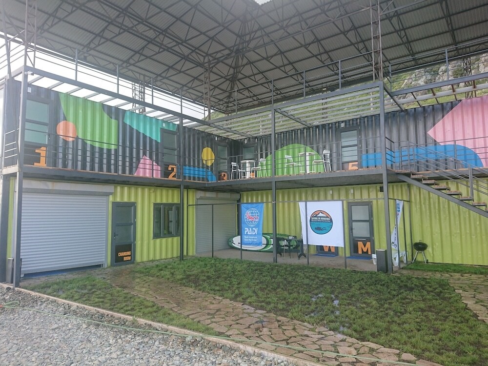 Altitude 1900 Dive resorts