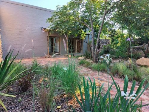 Eloff Guest House And Gallery