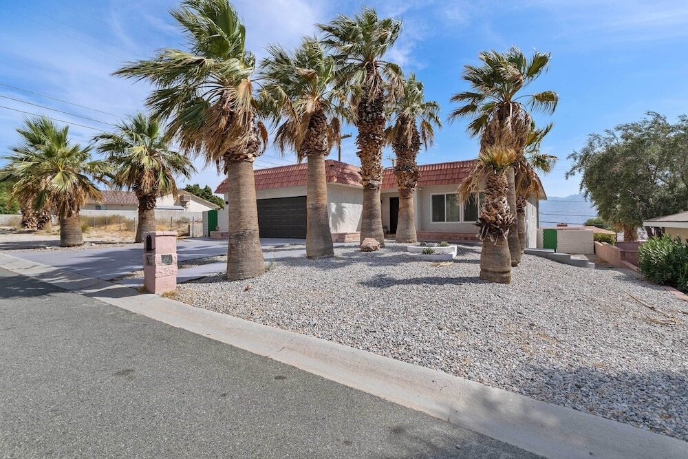 Desert Getaway W/ Pool: Near Palm Springs!