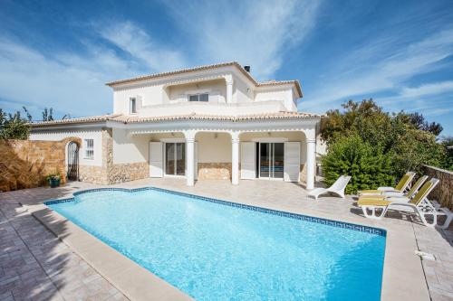 Casa Das Romanzeiras