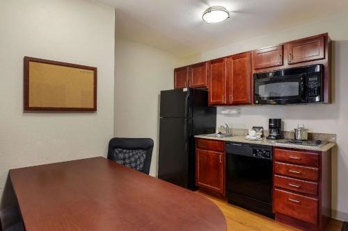Mainstay Suites Fitchburg - Madison