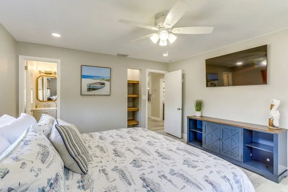 Breezy Seminole Vacation Rental With Hot Tub!