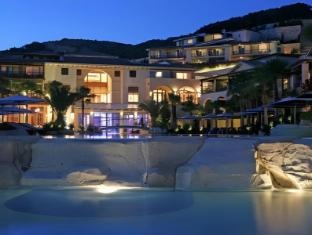 Columbia Beach Resort