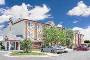 Days Inn & Suites by Wyndham Hutchinson