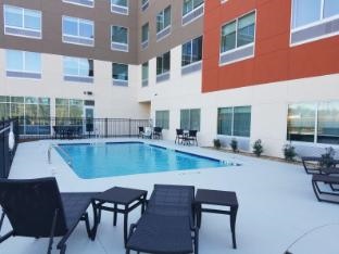Holiday Inn Express & Suites CARROLLTON WEST