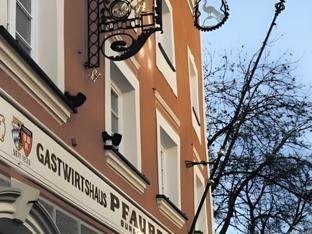 Pfaubrau