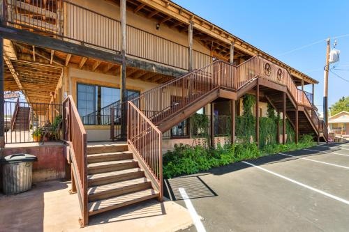 Inn History Tombstone