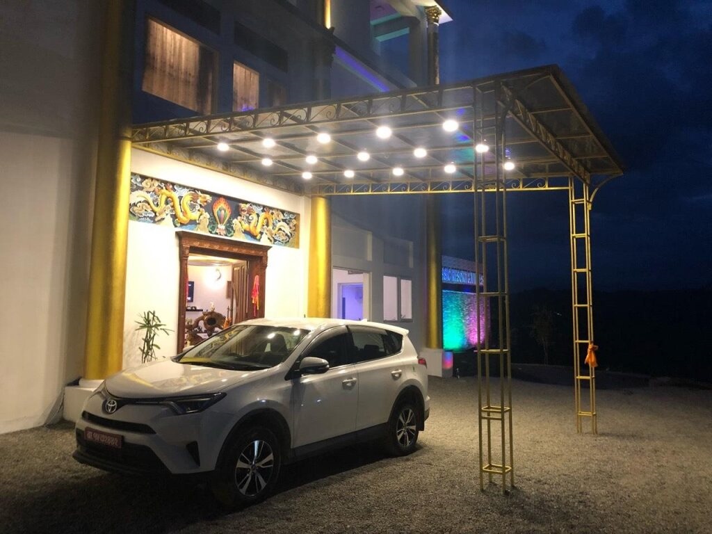 Jurassic Resort And Villas