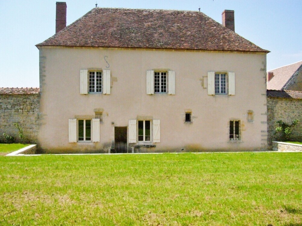 Mansion With 4 Bedrooms In Moussy, With Enclosed Garden