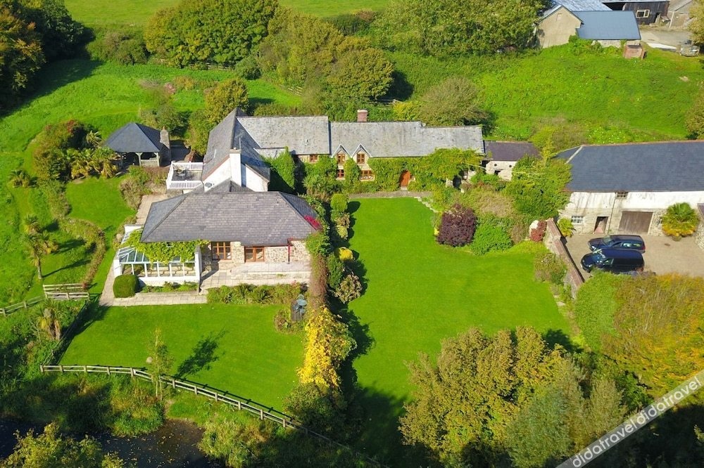 Prixford Barton 6 Bedrooms