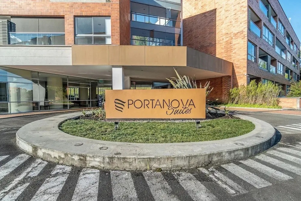 Portanova Suites By Adventu