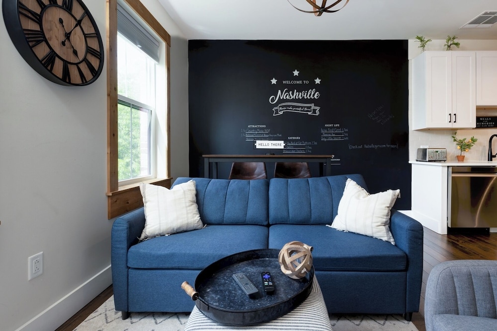 Charming Nashville At The 1865