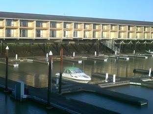 Astoria Riverwalk Inn