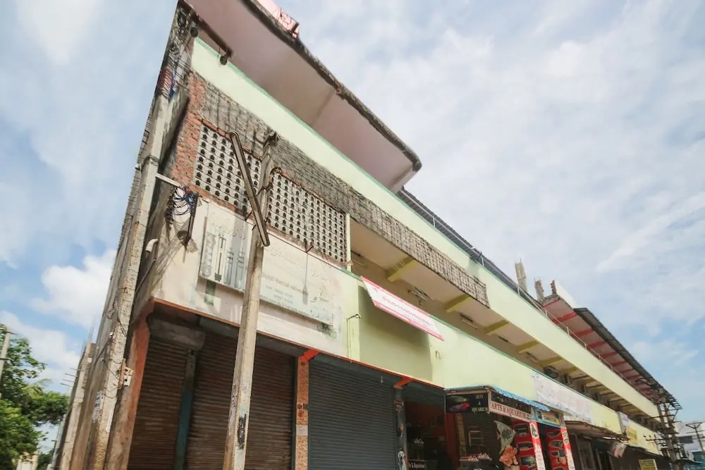 Spot On 48806 Sri Jain Lodge