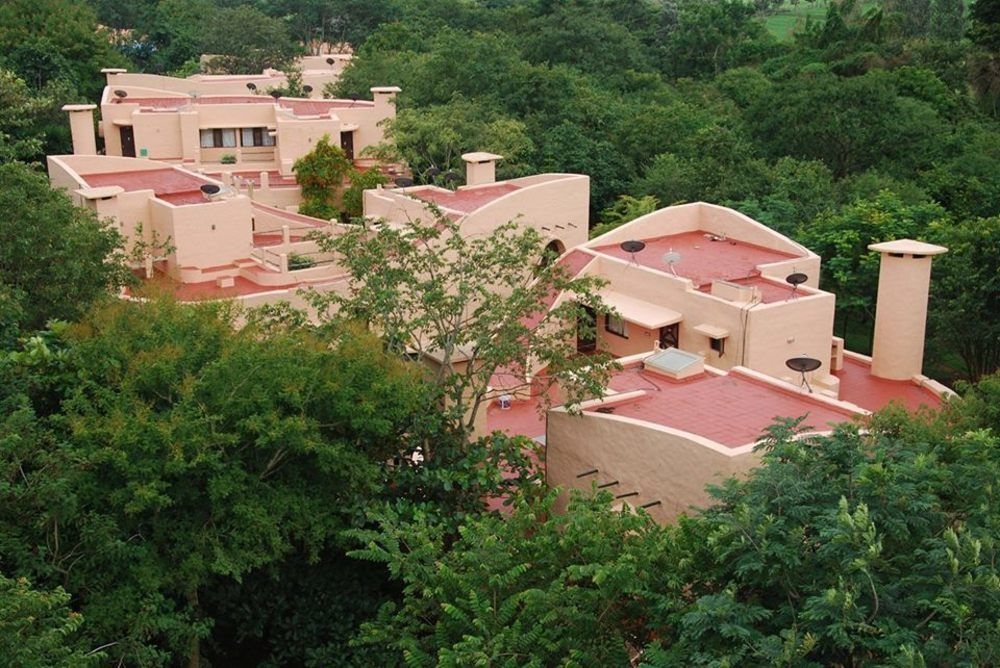 Country Club Wildlife Resort