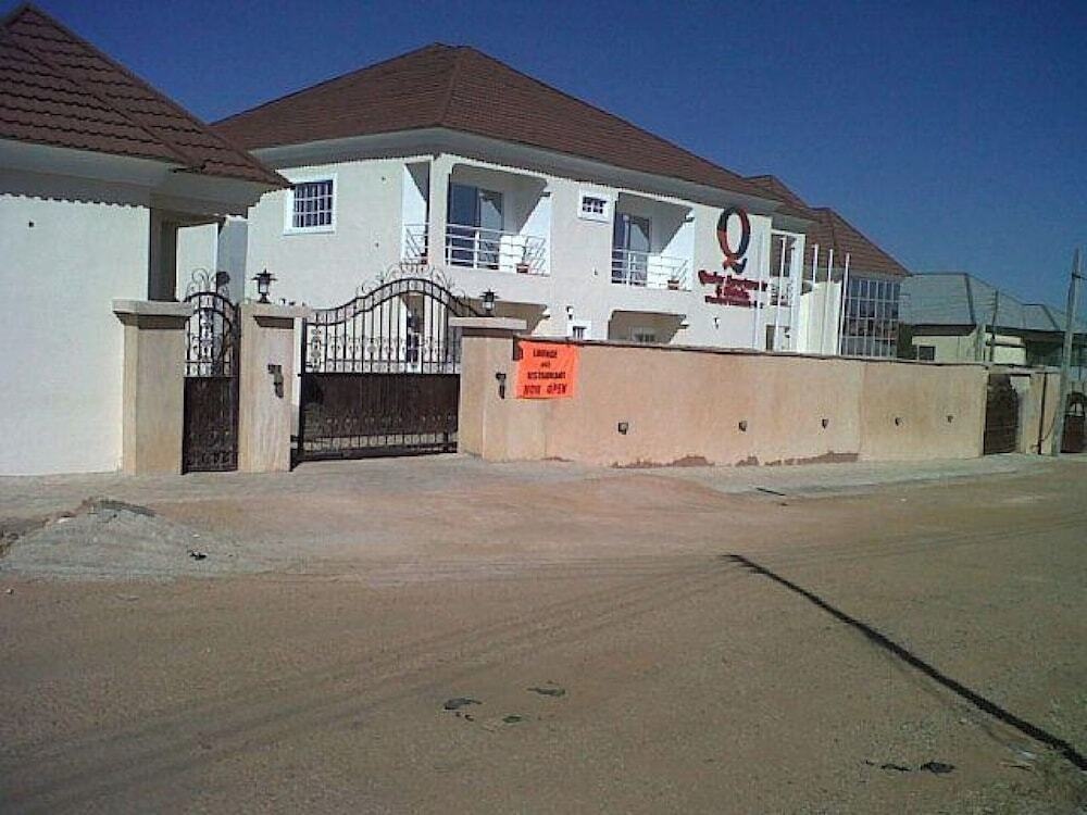 Apartments & Hotels By Qualer Jos