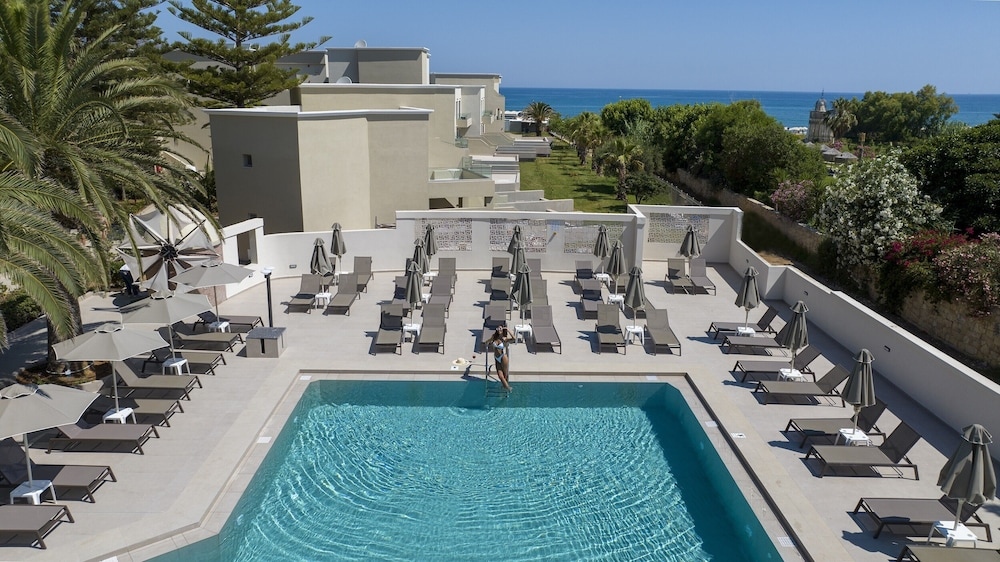 Vantaris Luxury Beach Resort