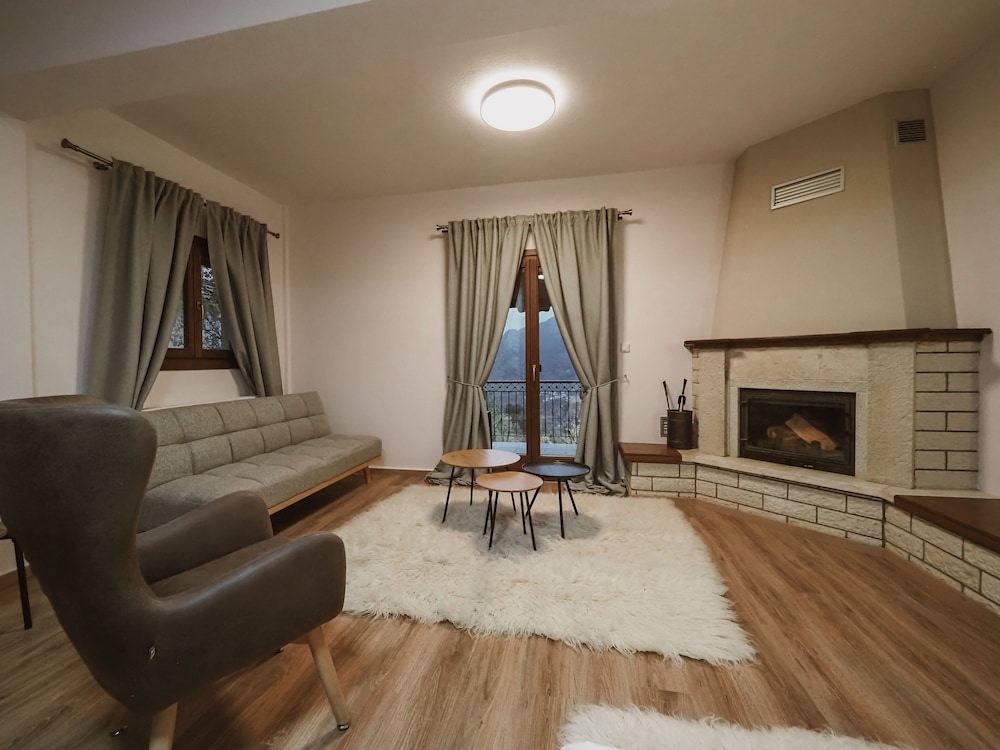 Elati Leisure -Suites & Apartments-