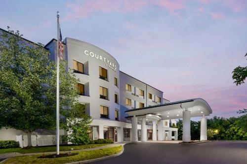 Courtyard By Marriott Farmington