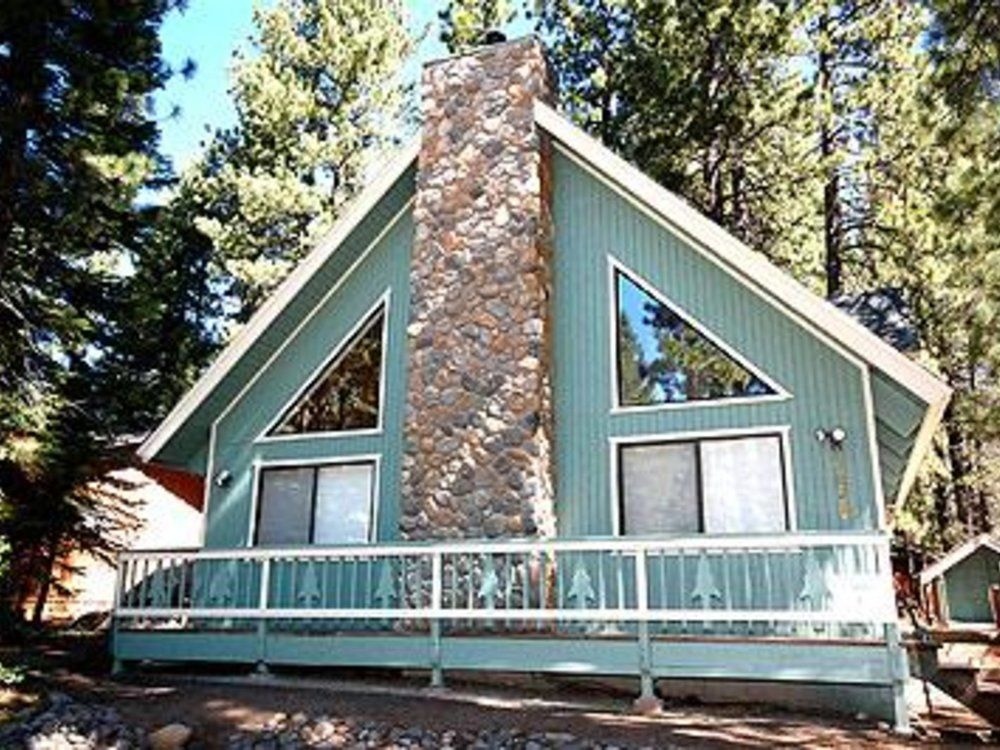 1870 Bella Coola Drive 3 Bedroom Cabin By Redawning