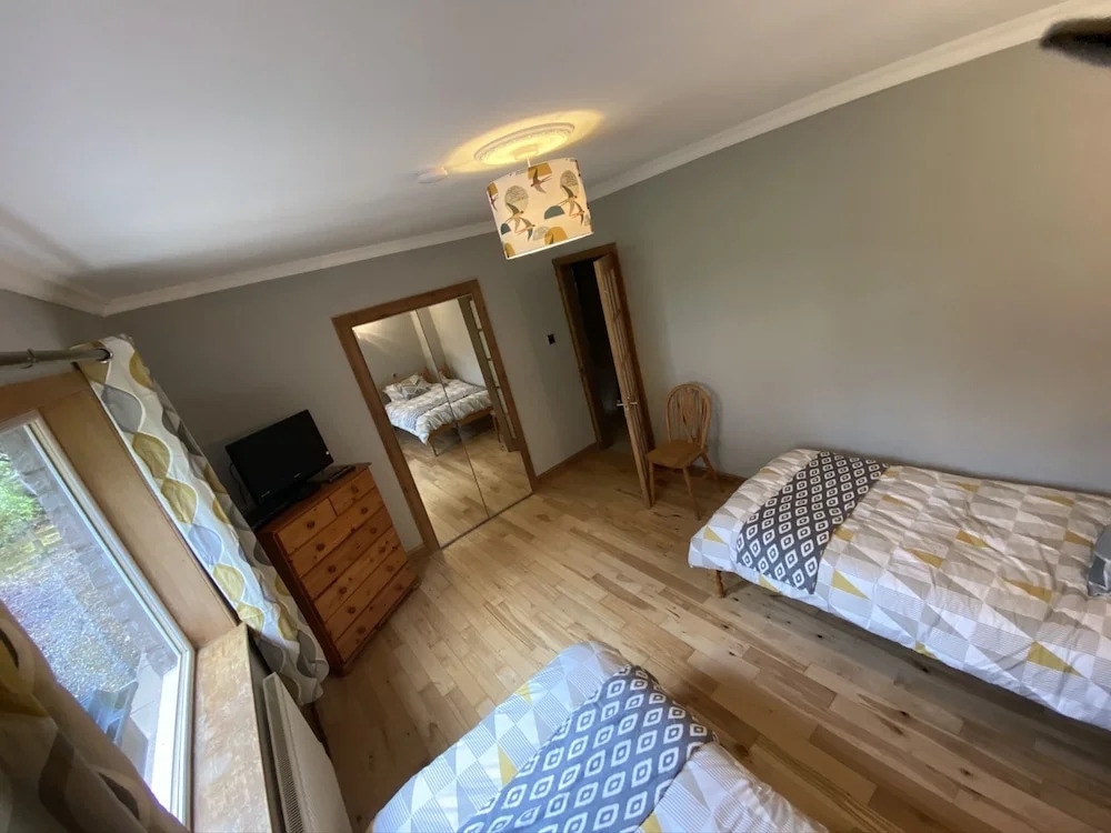 Whispering Trees Tranquil Retreat With Hot Tub