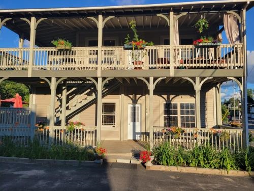 Downhill Apartments Lake Placid