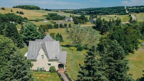 Clinton Pond Bed And Breakfast