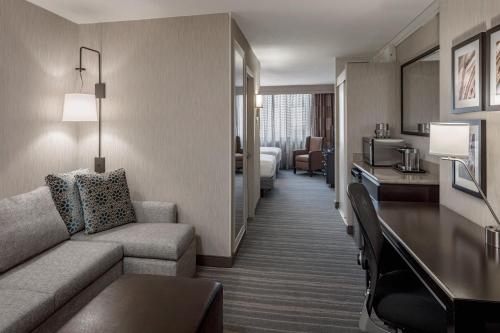 Doubletree Suites By Hilton Minneapolis Downtown