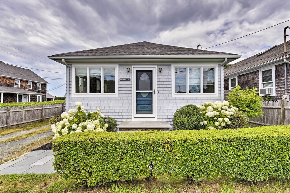 Idyllic Newport Area Cottage - Walk To First Beach