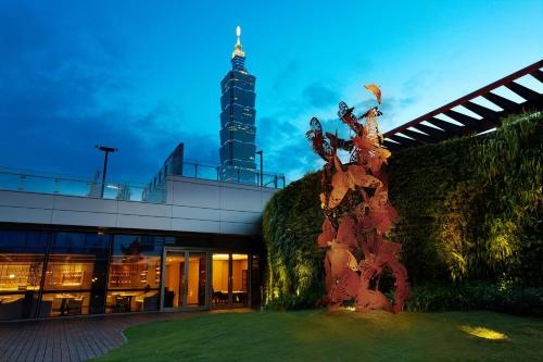 Humble House Hotel Taipei, Curio Collection by Hilton