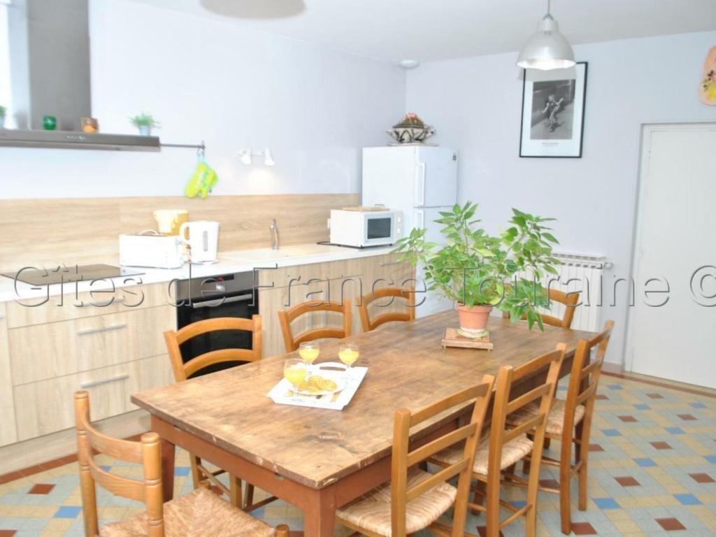 Gite Chédigny, 4 Pièces, 6 Personnes - Fr-1-381-121