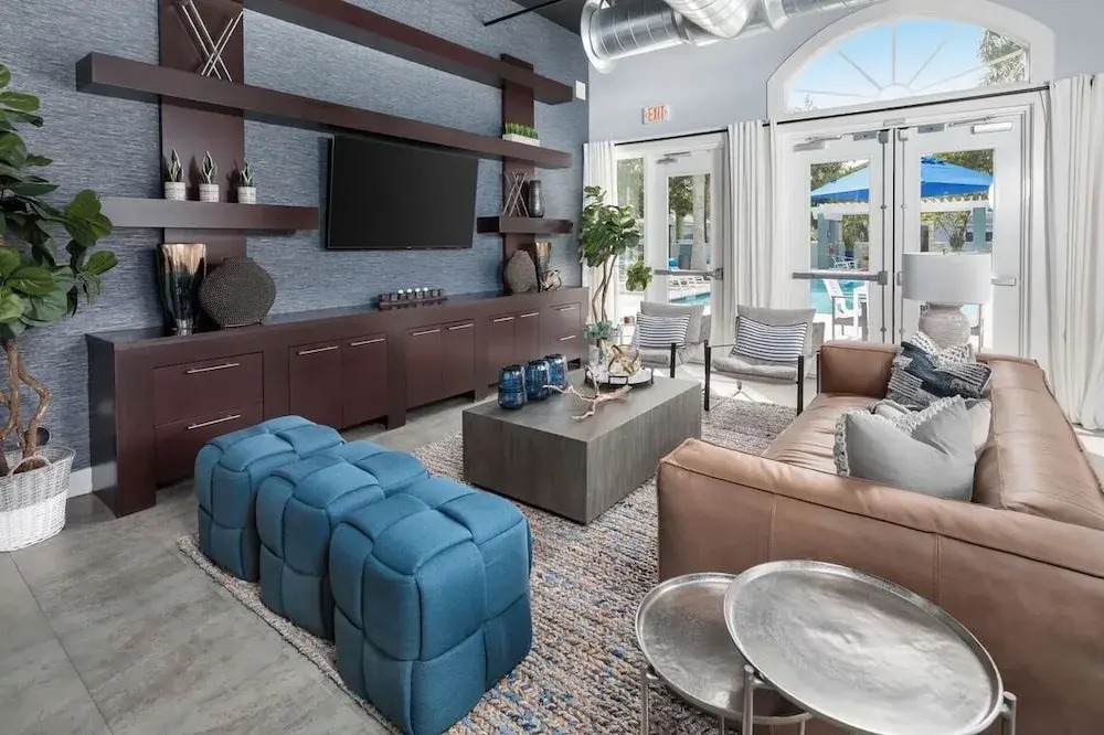 Contemporary 1Br, In Unit Washer/Dryer, Free Parking With All Amenities! 1 Bedroom Apts