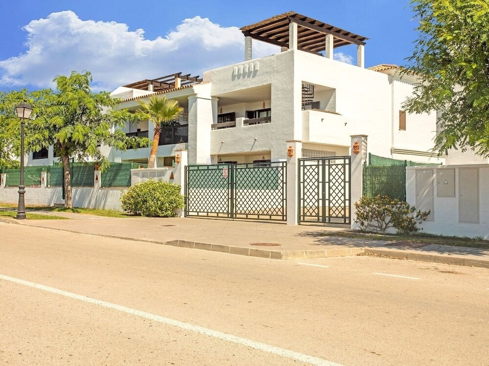 Spacious Apartment In San Roque With Swimming Pool