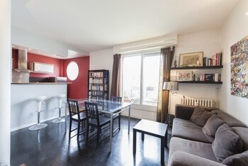 An Avenue To Trocadero