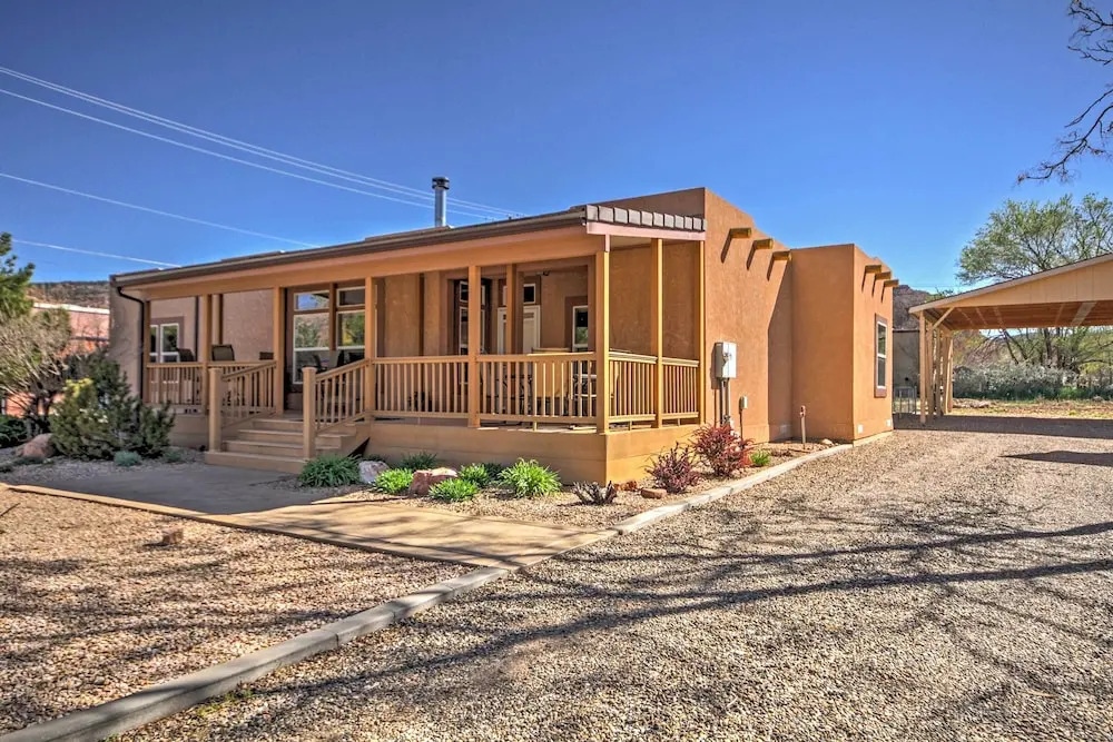 Beautiful Kanab Home W/ Yard - Walk To Restaurants