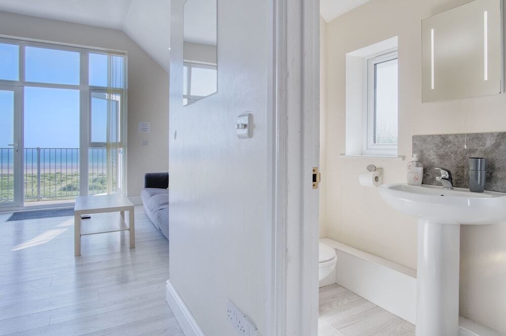 Bluebird - 2 Bedroom Apartment - Pendine