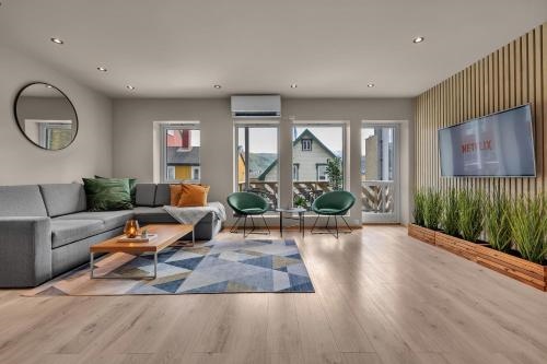 Arctic Homes - Premium Plaza