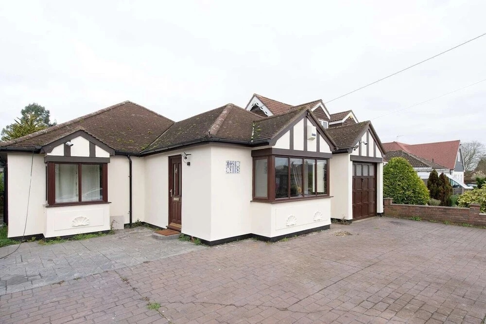Bookeduk - Bungalow House In Roydon