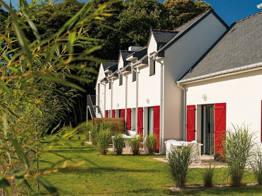 Comfortable Holiday Home Close to a Golf Course in Brittany